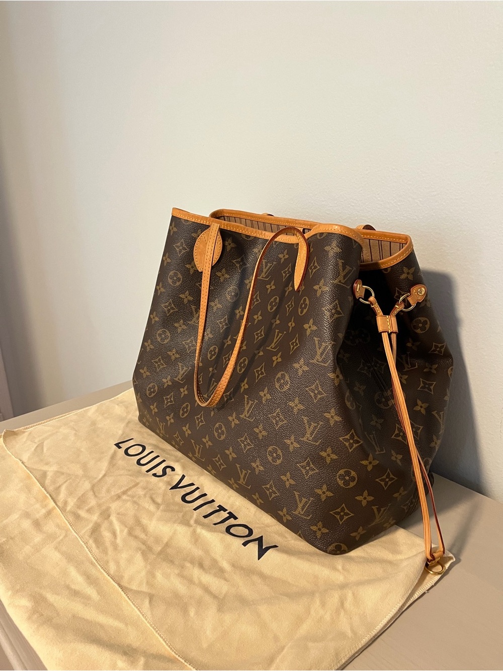 Louis Vuitton Neverfull GM Monogram Canvas Tote with Vachetta Trim